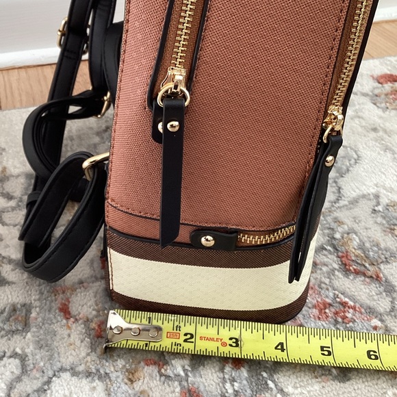 Classic Fashion backpack purse w/ matching wallet - Picture 9 of 13